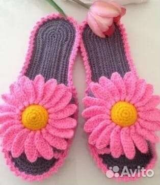 Вязаные игрушки и тапочки на заказ