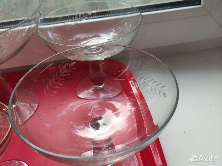 Вазы на ножке, конфетницы, фруктовницы