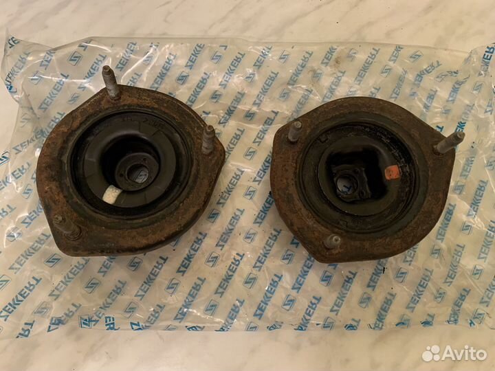 Опоры амортизатора задние Toyota Camry 40