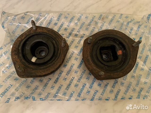 Опоры амортизатора задние Toyota Camry 40