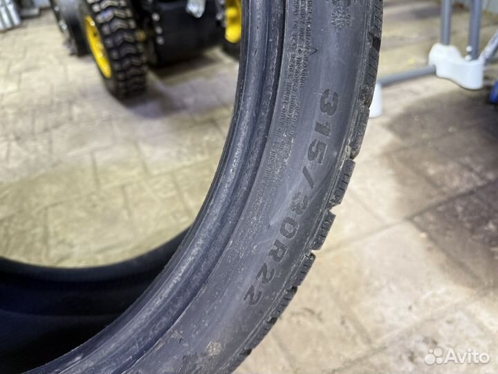 Gripmax SureGrip Pro Winter 295/35 R21 и 315/30 R22