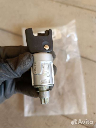 Вставка замка зажигания новая Ford Mondeo4