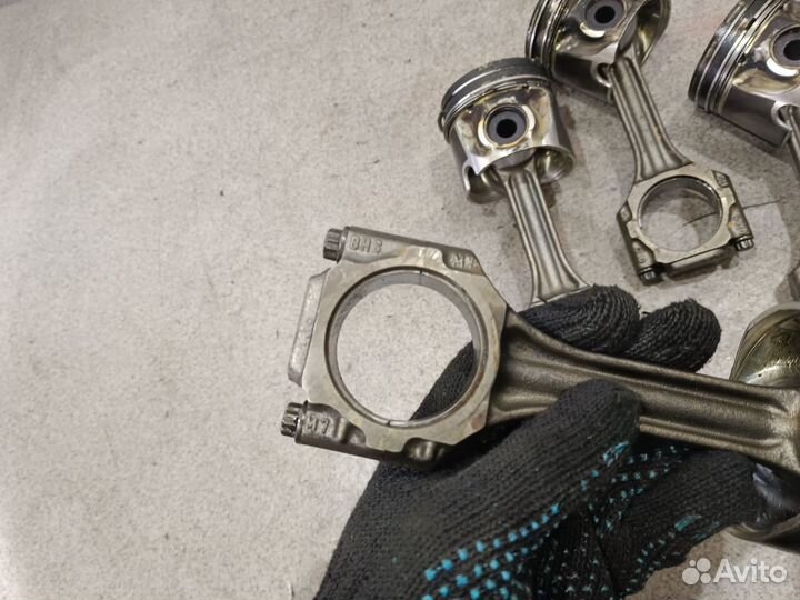Шатун с поршнем в сборе для 1.9 TDI VW Bora G4
