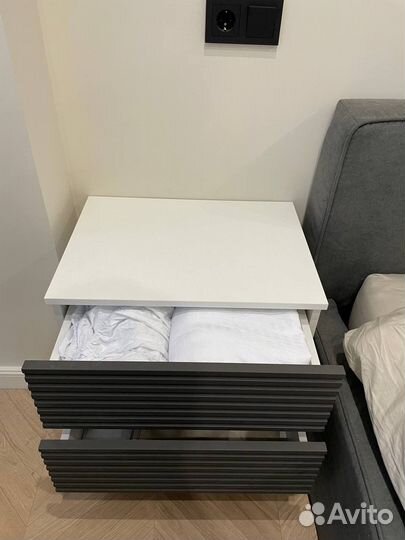 Тумба прикроватная