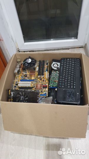 Коробка с электроникой