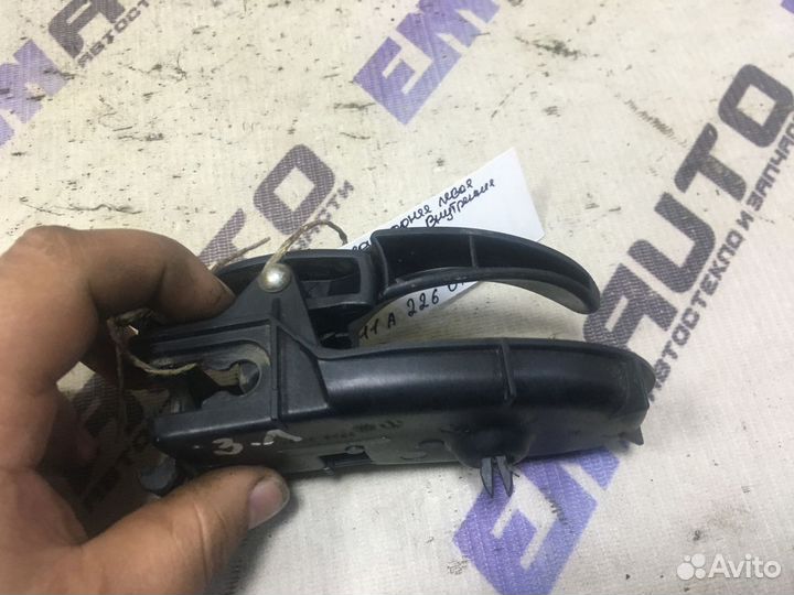 Ручка двери задней внутренняя левая Форд Фокус 1