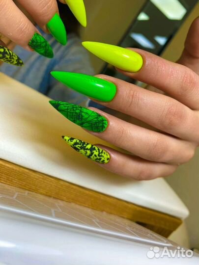 Маникюр, педикюр, гель лак