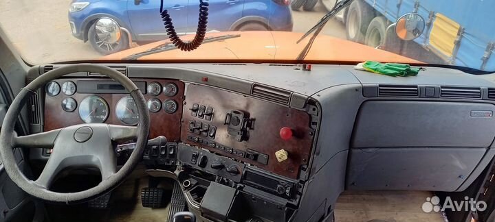 Freightliner Century, 1999