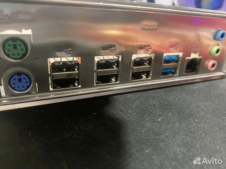 Материнская плата с процессором и памятью