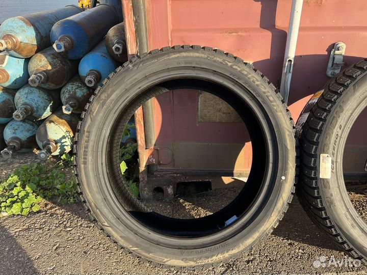 Pirelli Scorpion Ice Zero 2 245/45 R20