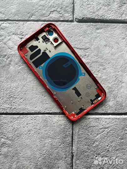 Корпус iPhone 12 красный