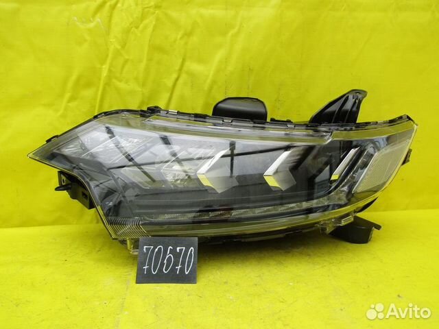 Фара левая Mitsubishi Outlander 15-21г 70670
