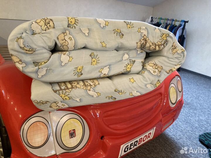 Кроватка машинка gerbor красная б/у с матрасом