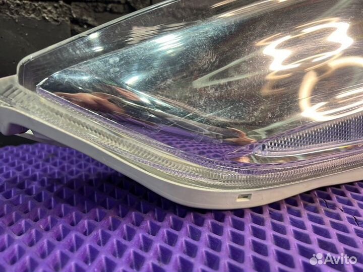 Габарит передний правый Nissan Leaf AZE0-061302