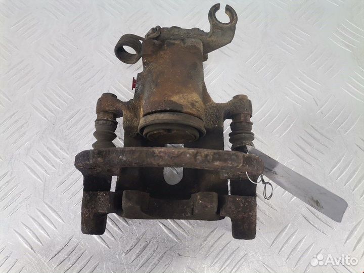 Суппорт задний правый для Volvo S40 V40 1 8251697