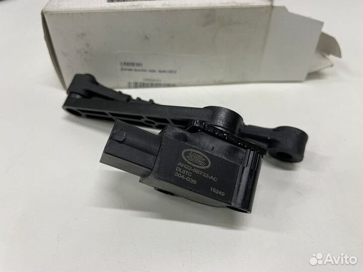 Датчик высоты пневмоподвески Land Range Rover