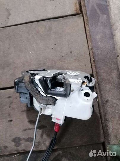 Передний правый замок двери авео т300