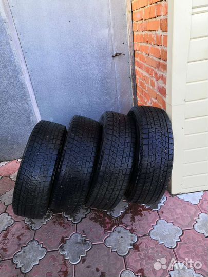 Bridgestone Blizzak DM-V1 225/65 R17 E