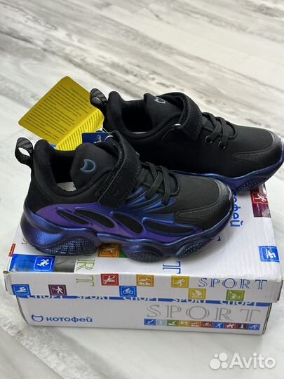 Кроссовки для девочки 27 размер