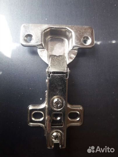 Петля мебельная с доводчиком blum