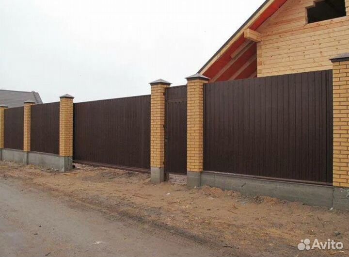 Забор из профнастила для дома качественно