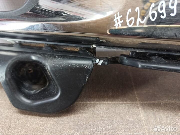 Решетка бампера переднего правая Toyota Land