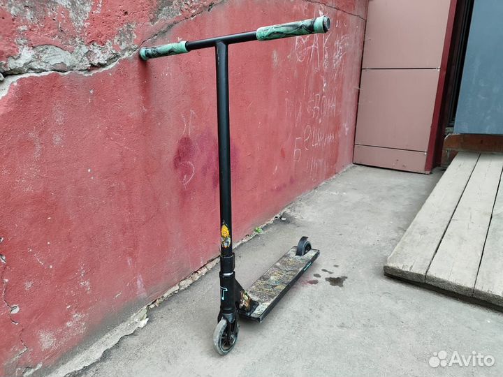 Трюковой самокат tech team voodoo