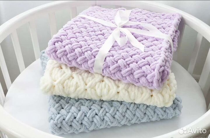 Пледы и игрушки ручной работы и др