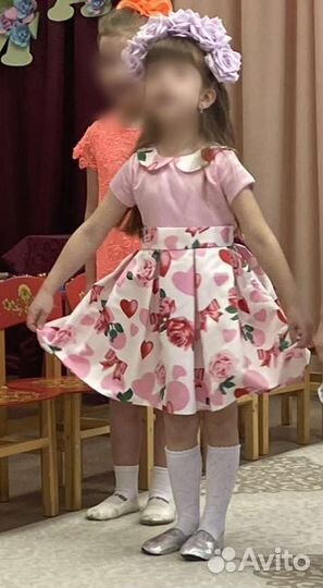 Красивый ободок из роз