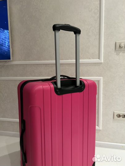 Чемодан размер L новый