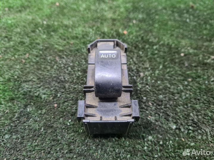 Кнопка стеклоподъемника Land Cruiser 100