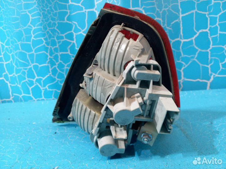 Фонарь крышки багажника левый Bmw 3-Series E90