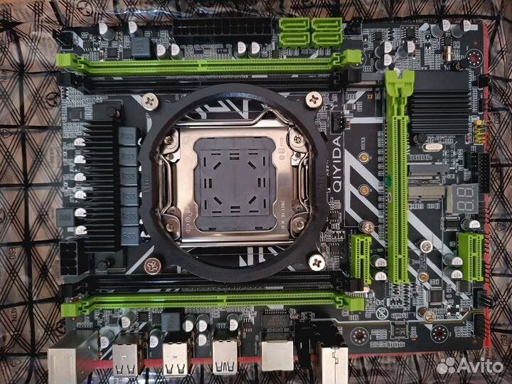 Материнская плата qiyida LGA2011