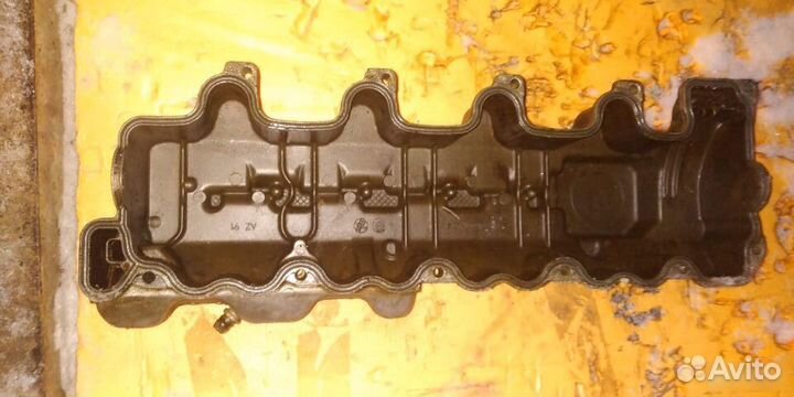 Крышка клапанная правая Mercedes Benz S W220