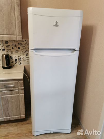 Холодильник Indesit