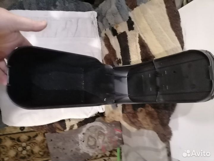 Подлокотник на LADA largus