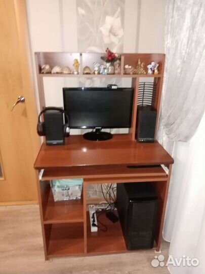 Компьютерный стол