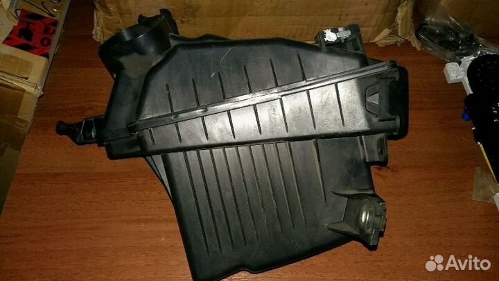 Корпус воздушного фильтра Ниссан Кашкай J10 16500J
