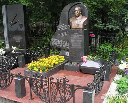 Памятники из гранита и мрамора