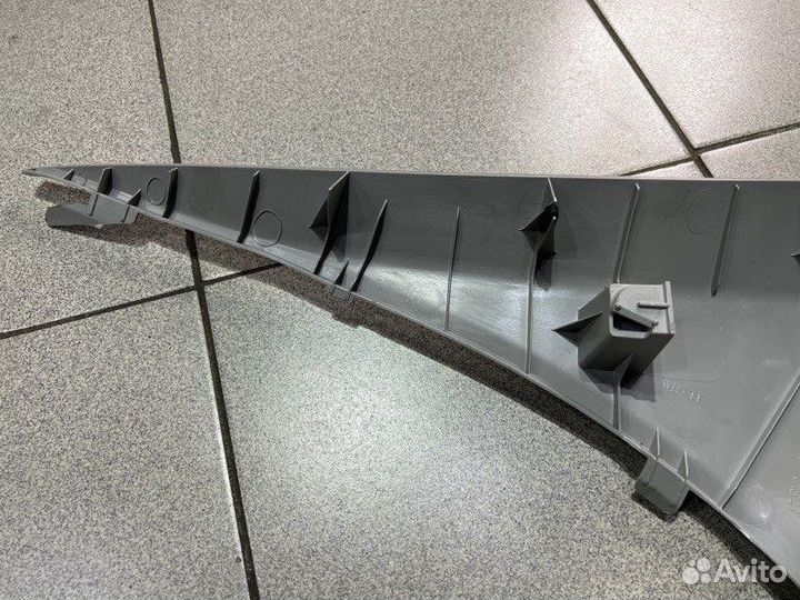 Обшивка стойки кузова задняя правая Toyota Camry