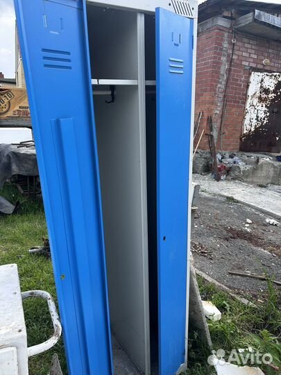 Шкаф металлический для одежды бу