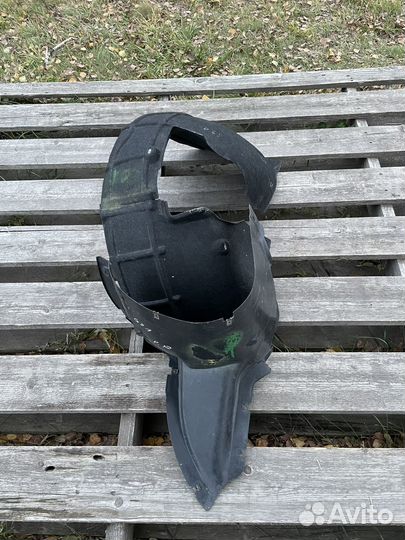 Подкрылок передний правый Skoda Octavia A5