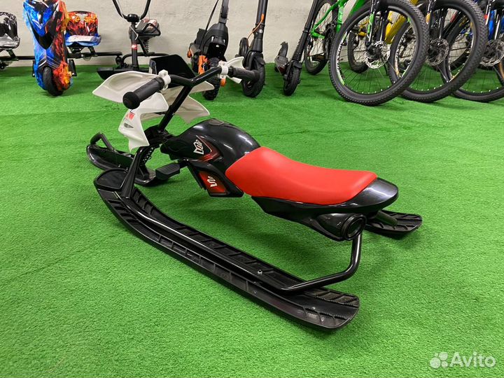 Снегокат детский с ручкой, стальная рама / Отправк