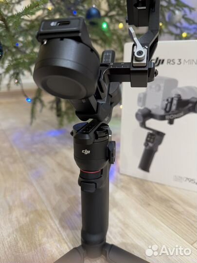 Электронный стабилизатор DJI RS3 mini