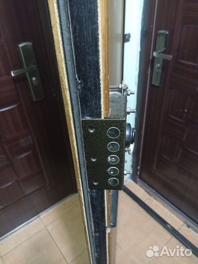 Металлическая дверь бу