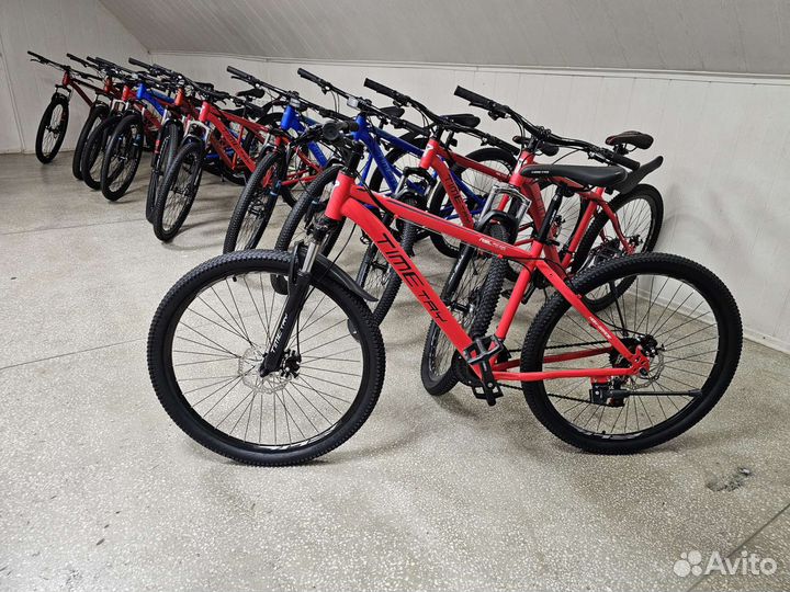 Велосипед на 27,5х колесах красный