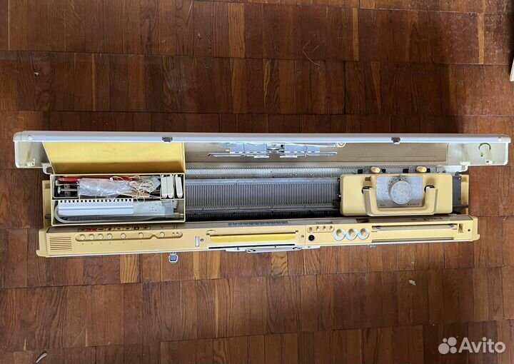 Вязальная машина Singer 560