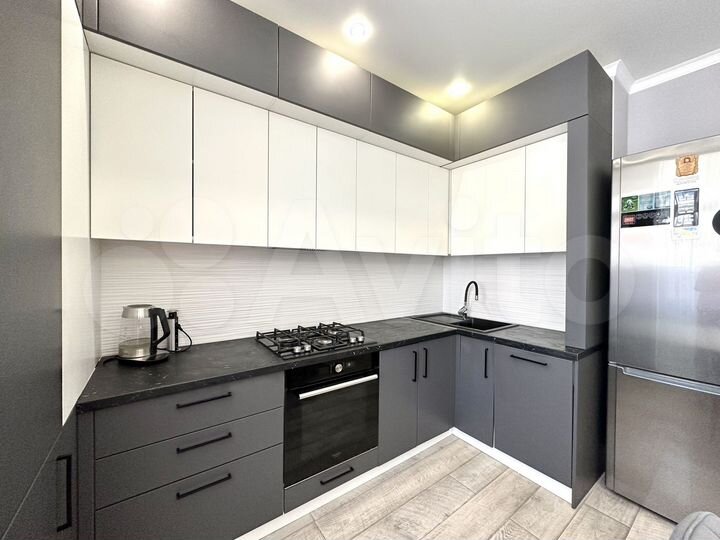 2-к. квартира, 58 м², 14/16 эт.