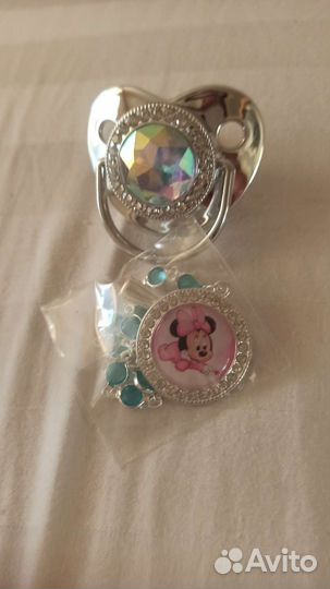 Пустышка золотая с цепочкой и зажимом