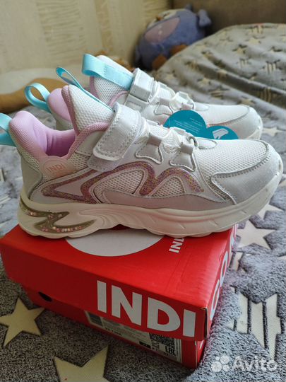 Кроссовки новые 37 размер